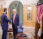 الصور الأولى للقاء ترامب والشرع في الرياض